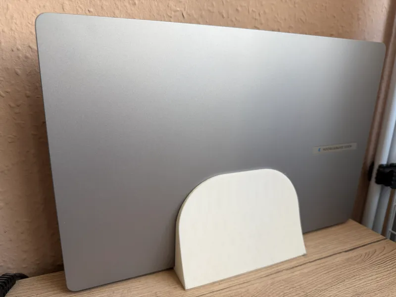 Laptop stand