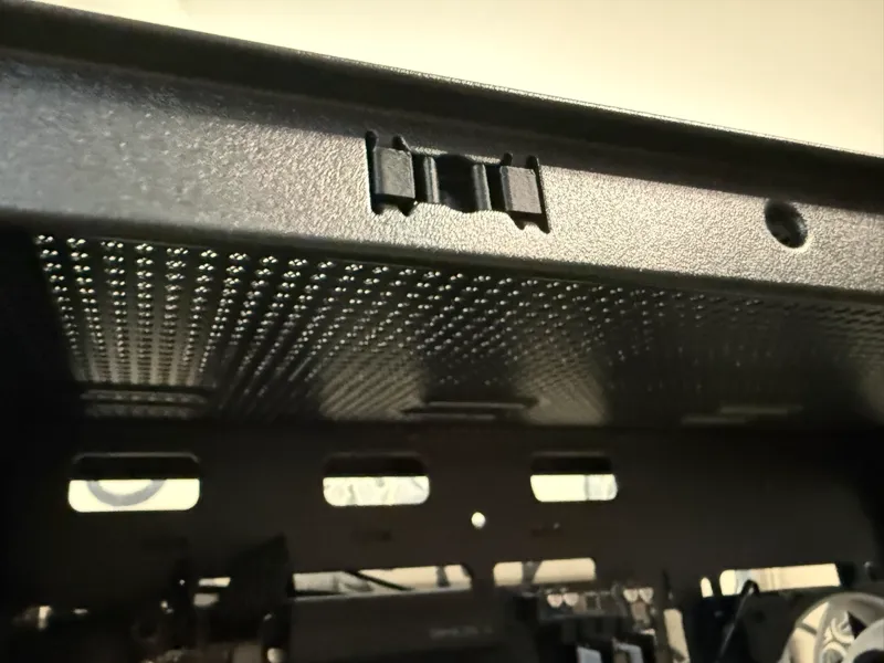 Gigabyte C500P Glass Panel Replacement Clip