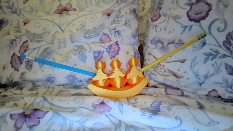 banana split pen holder