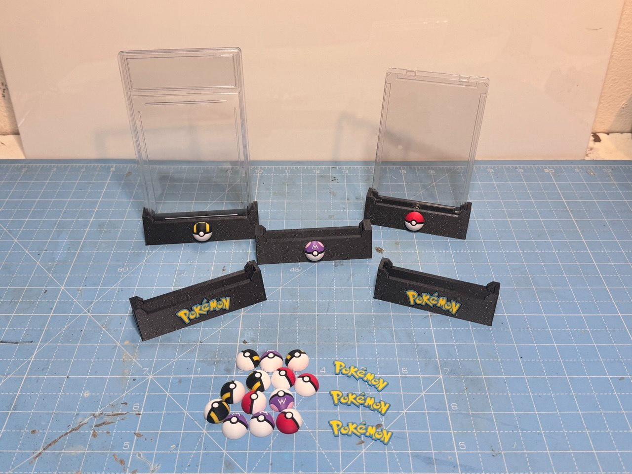 Pokémon Card Holder – PSA & One Touch
