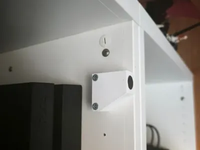 Slim Magnetic Door Latch