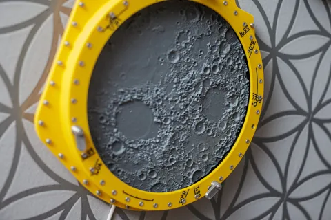 Wall Moon Lamp view 4