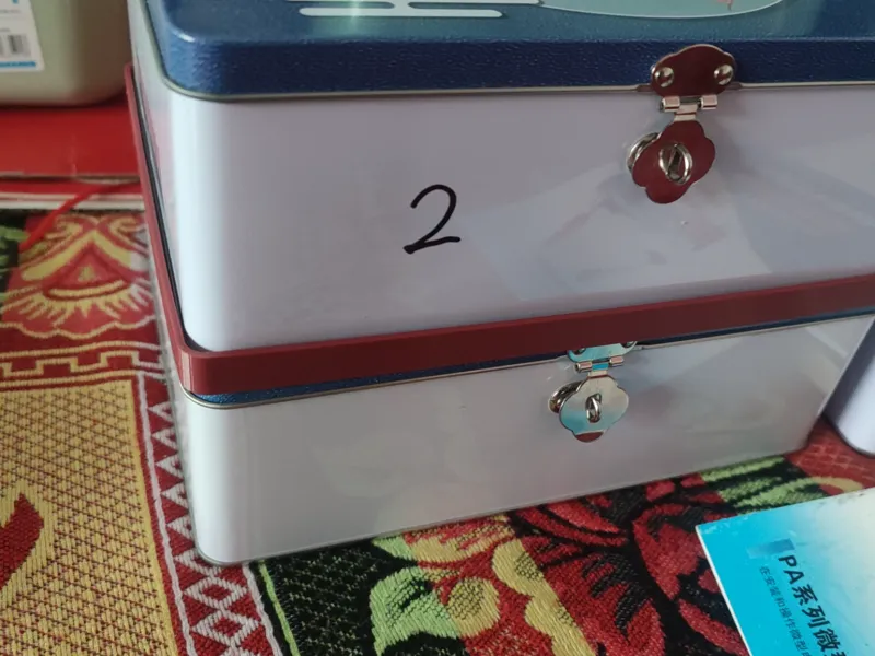 收纳箱堆叠器