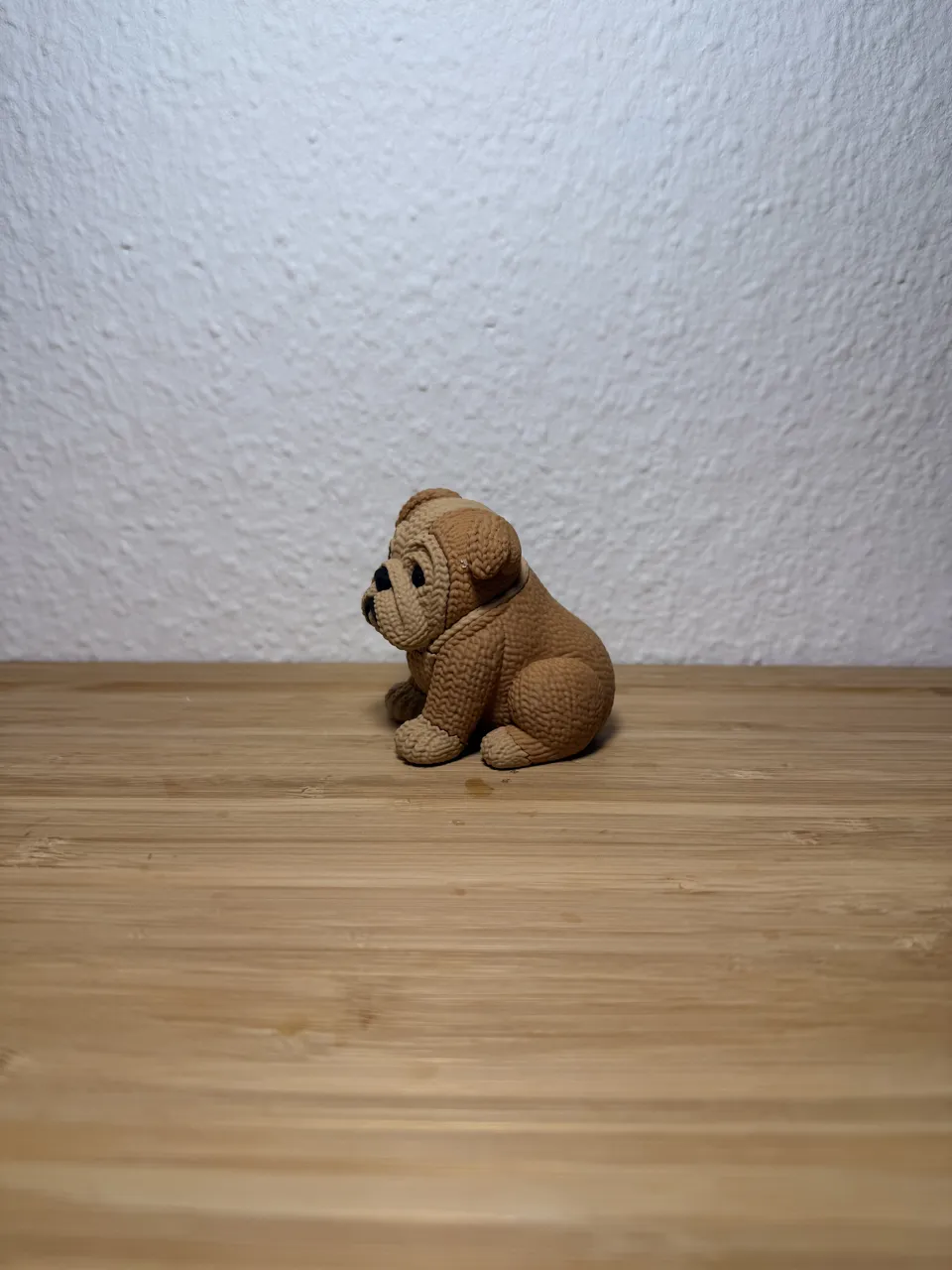 Strick-Bulldogge view 4