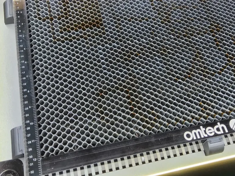 Omtech 50W Turbo-535 Honeycomb Halterung
