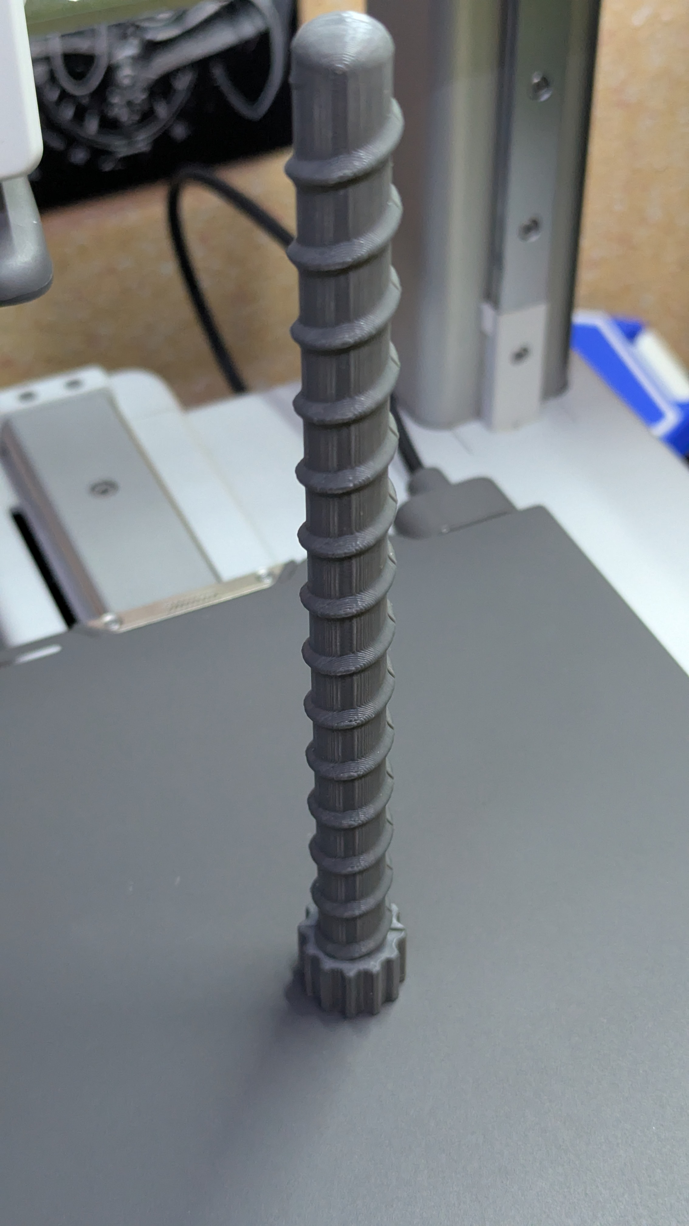Miniatura 7 do modelo 3D Shapes On A Screw / Threaded Post