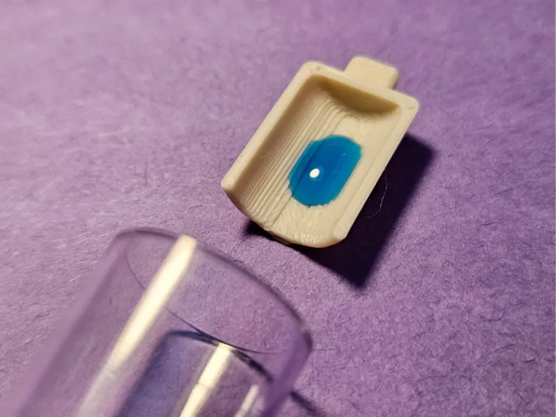 Ant feeding tray for test tubes