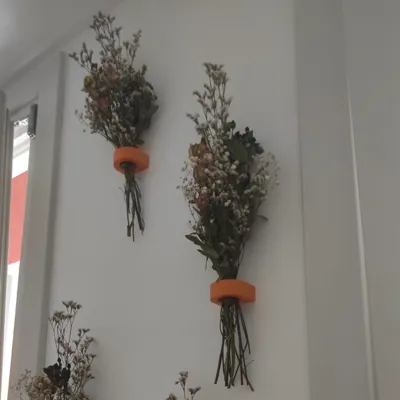 Flower wall holder