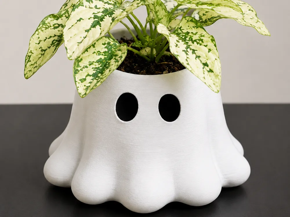 Adorno temático: Ghost Plant Pot. Referencia del modelo original.