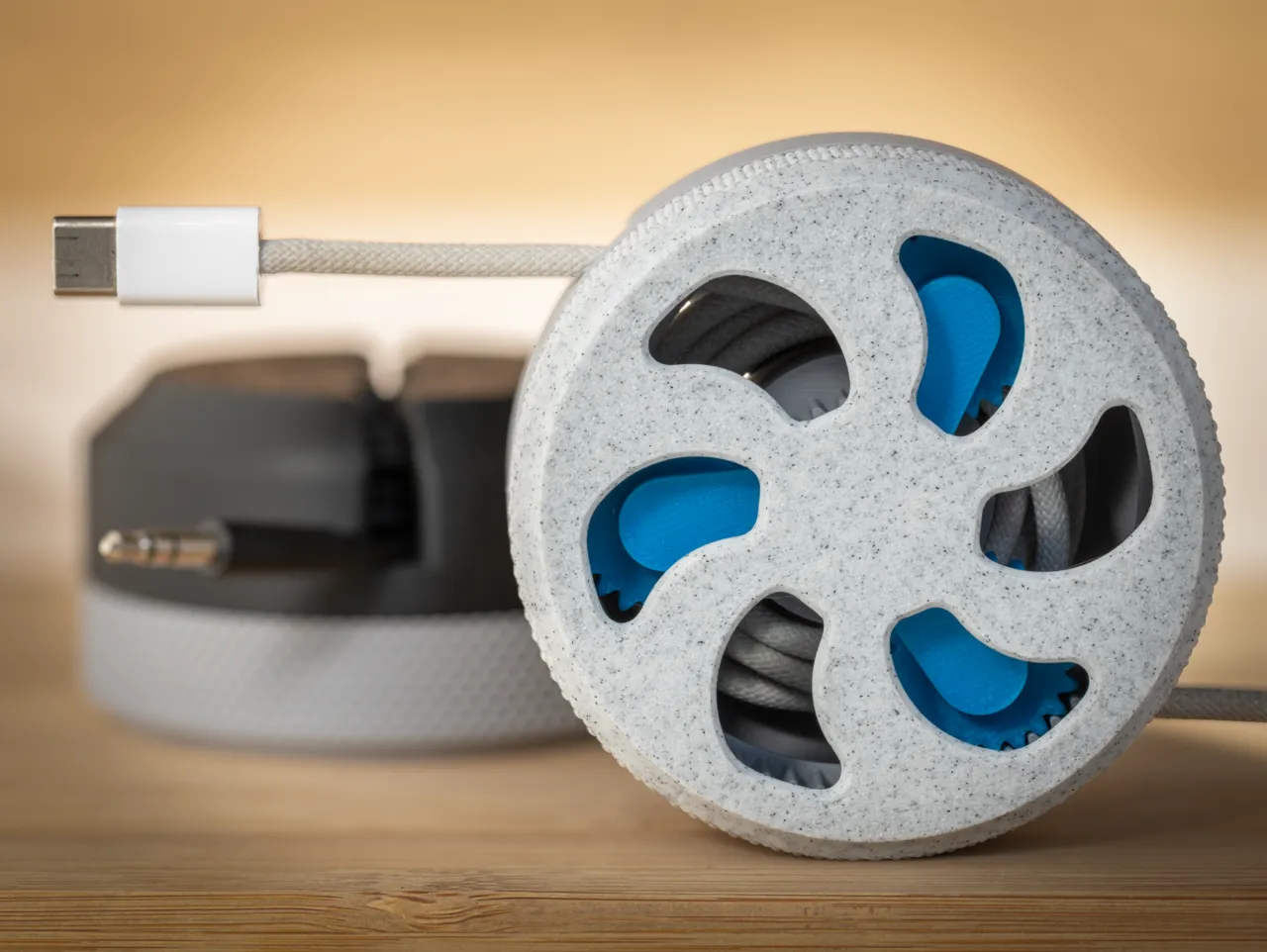 Turbo Cable Organizer - Fast winding view 4