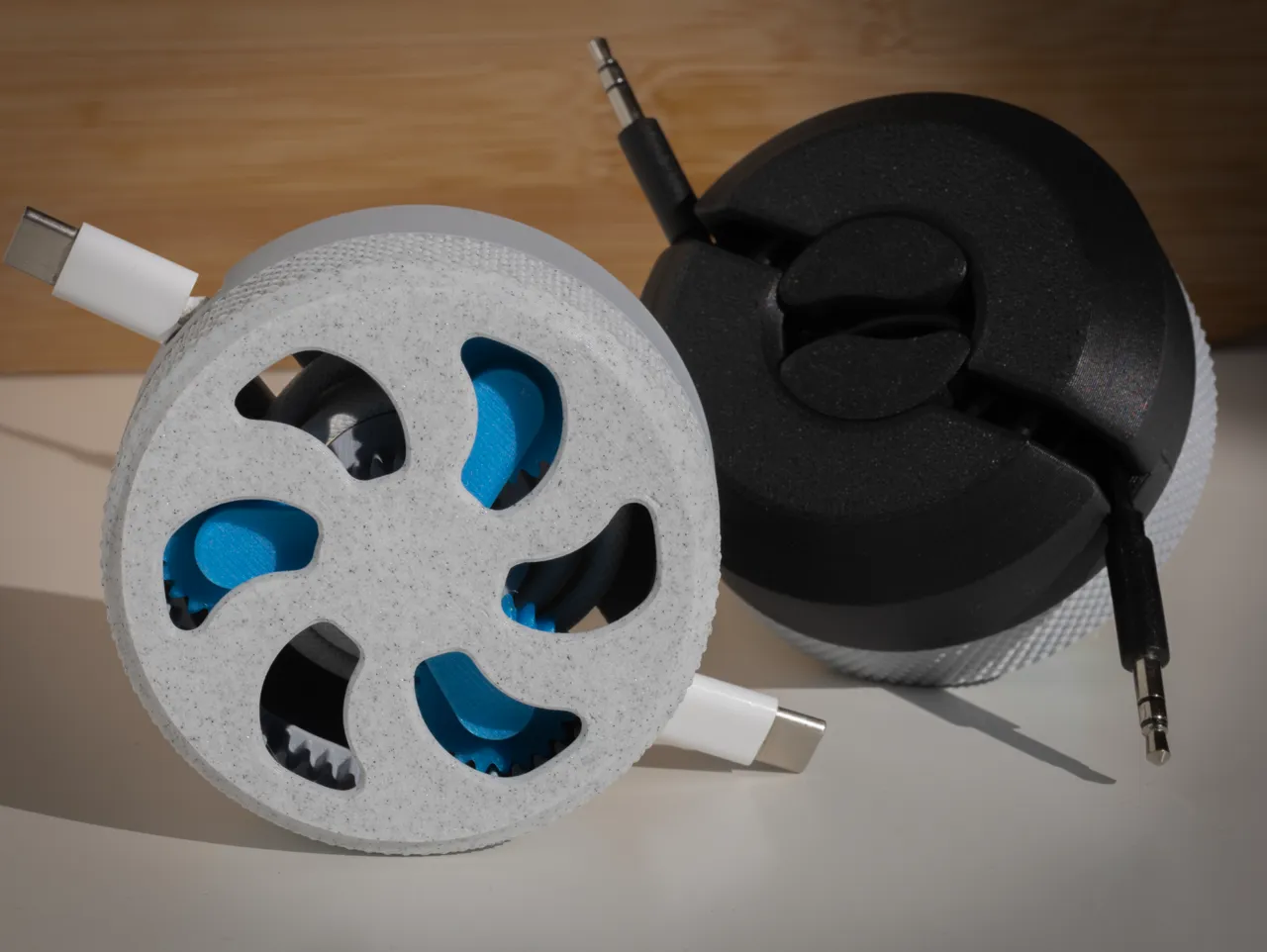 Turbo Cable Organizer - Fast winding view 3
