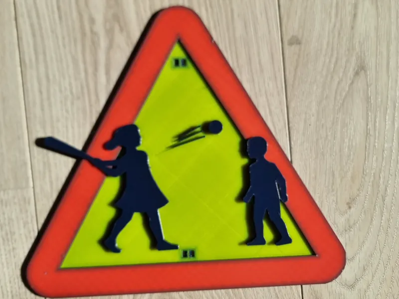 varning för barn brännboll