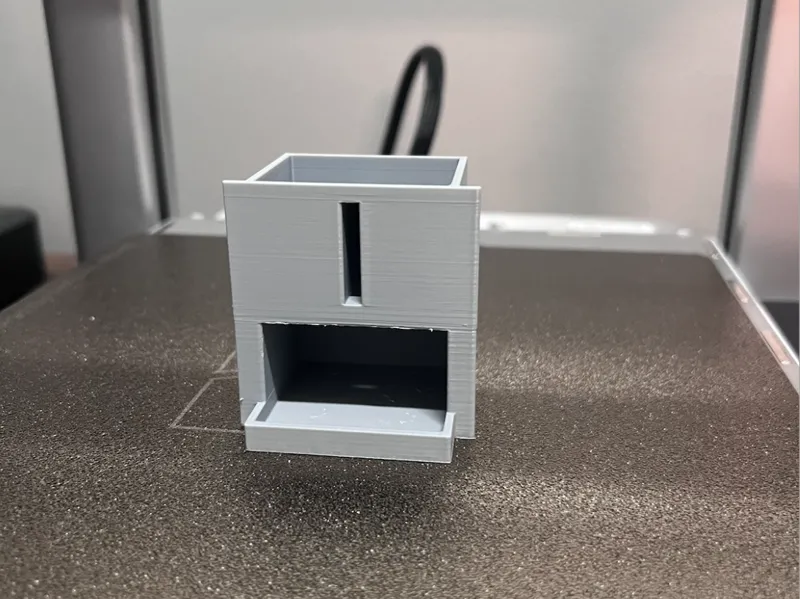 Coin holder/dispenser
