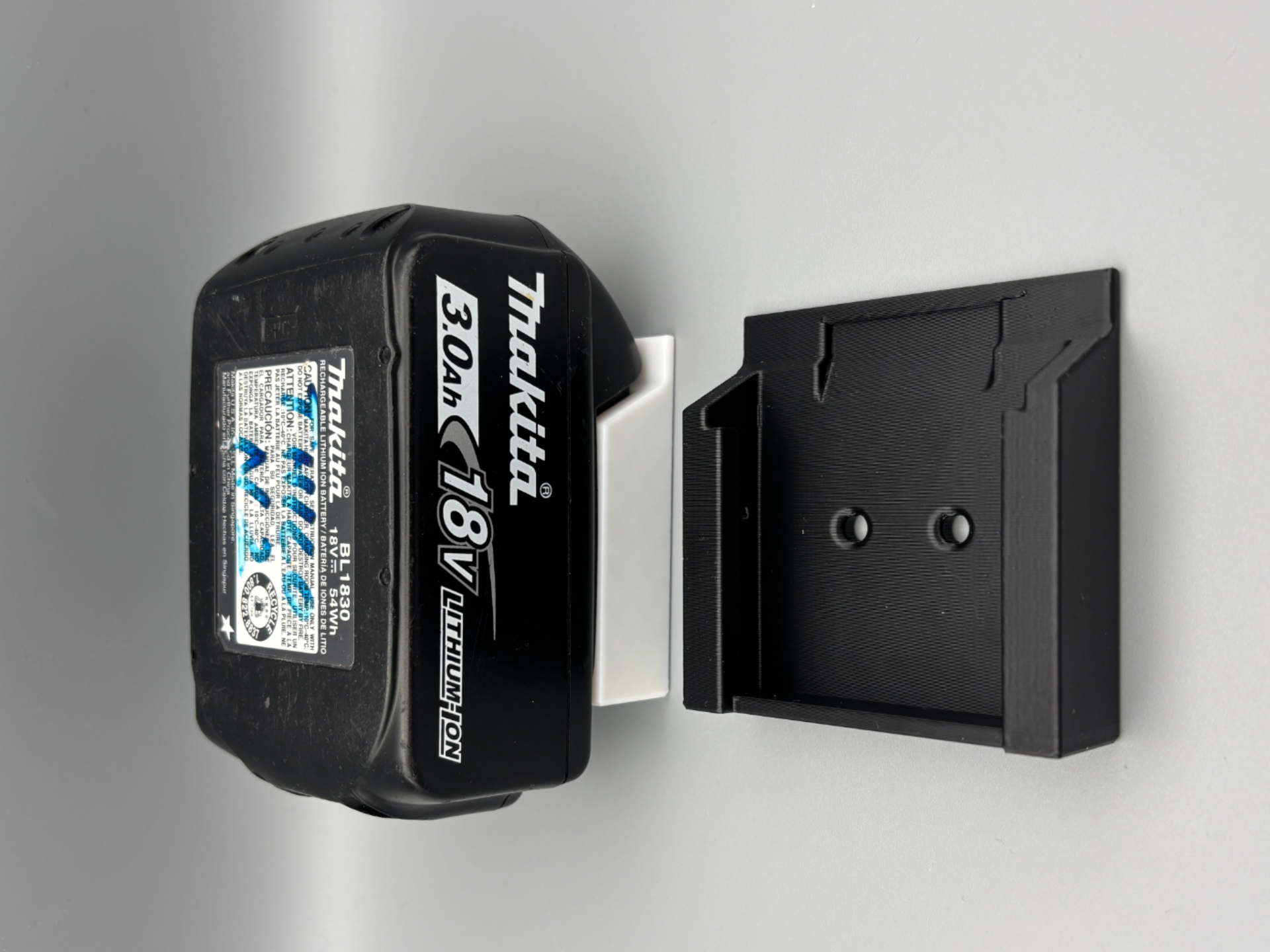 Wall-Mount Holder for Makita 18V LXT Battery