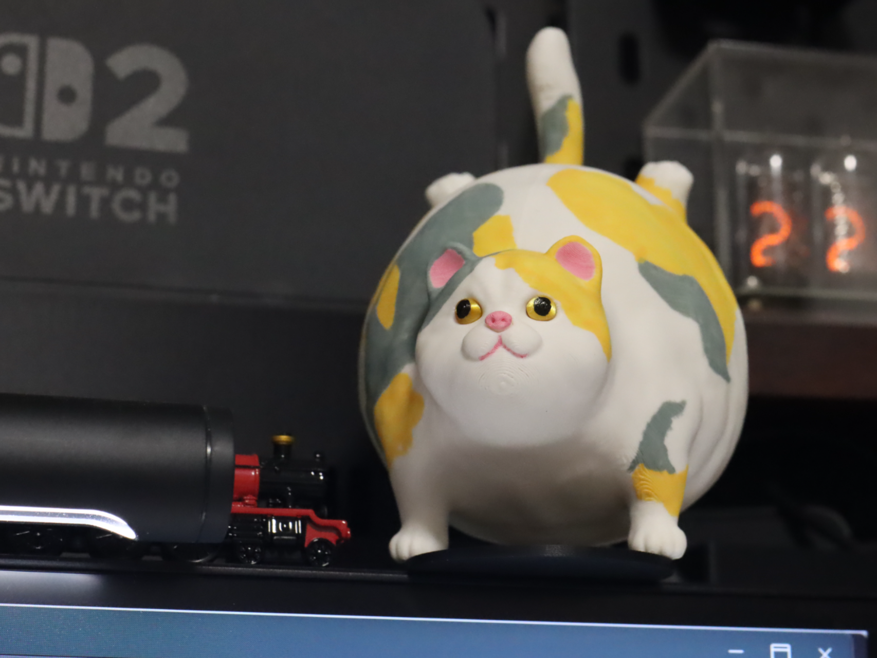 【胖成球的倒立猫】