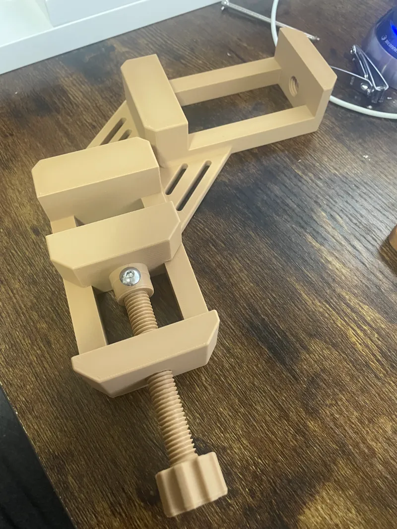 Corner clamp MkI remix