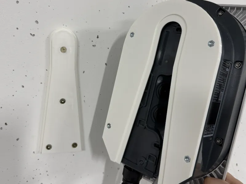 Fronius Wattpilot Flex abnehmbare Wandhalterung