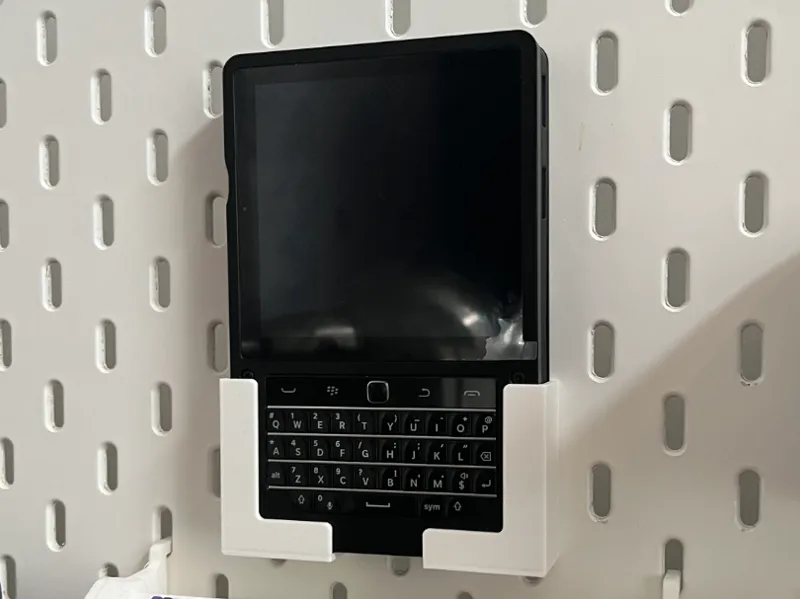 Hackberry Pi CM5 Skadis Mount