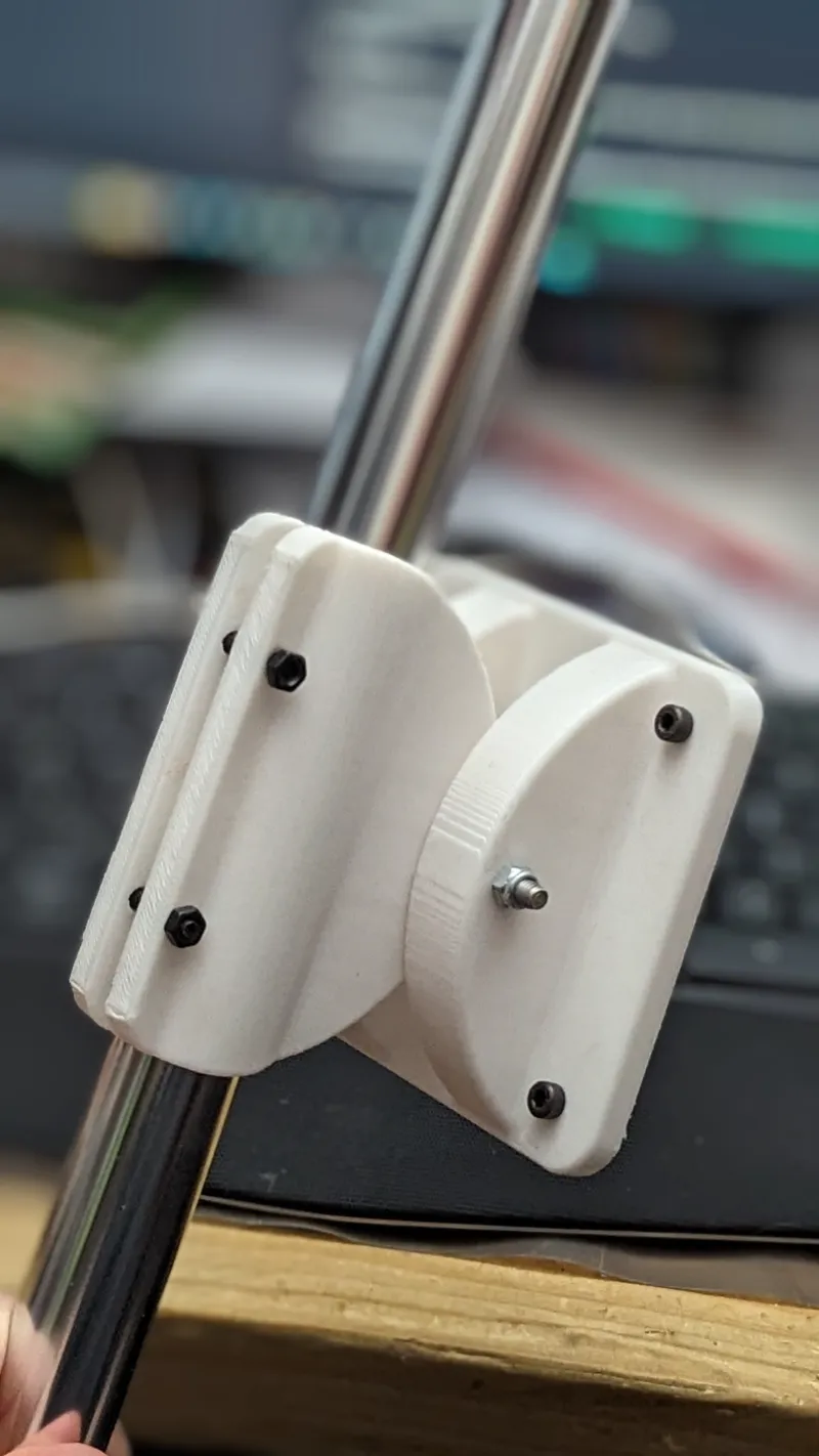 75x75mm VESA 1" pole mount
