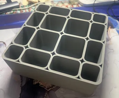18cm*18cm*6cm Divided screw box
