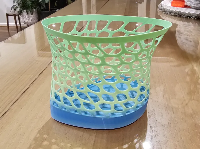 voronoi pen holder