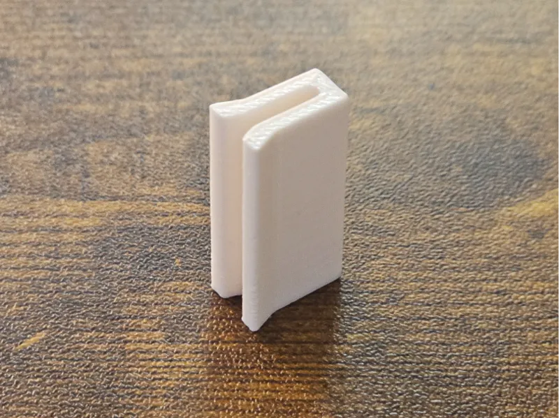 Simple Garbage Can Bag Clip