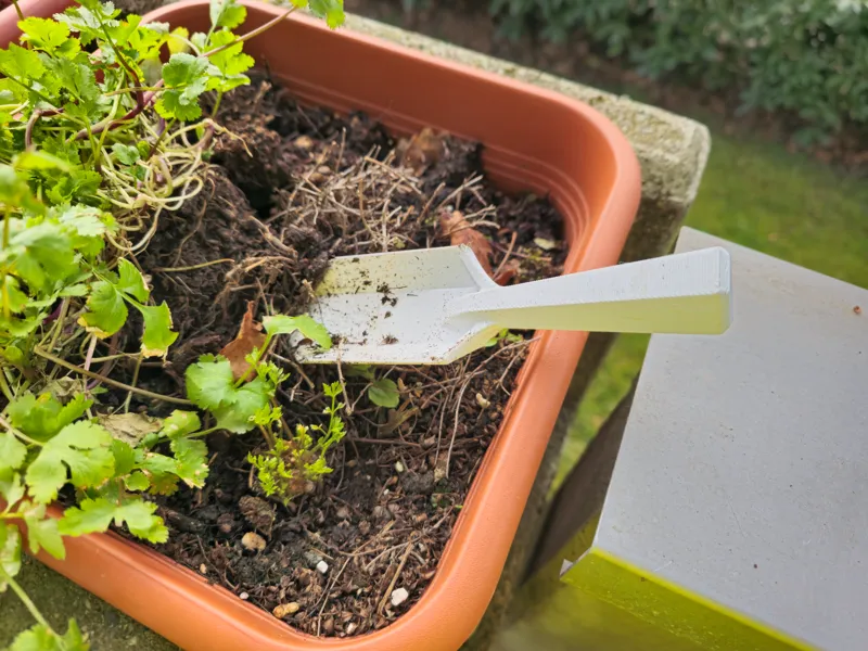 Small Balcony Shovel