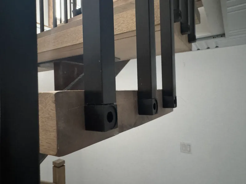 Side Baluster Connectors for Square Balusters 