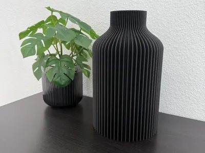 Minimalist modern wavy vase