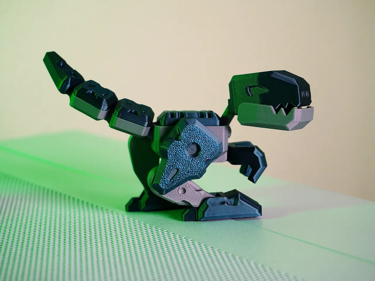 Mecha Raptor - Model Kit view 2