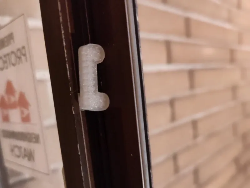 Albern Storm Door Clip