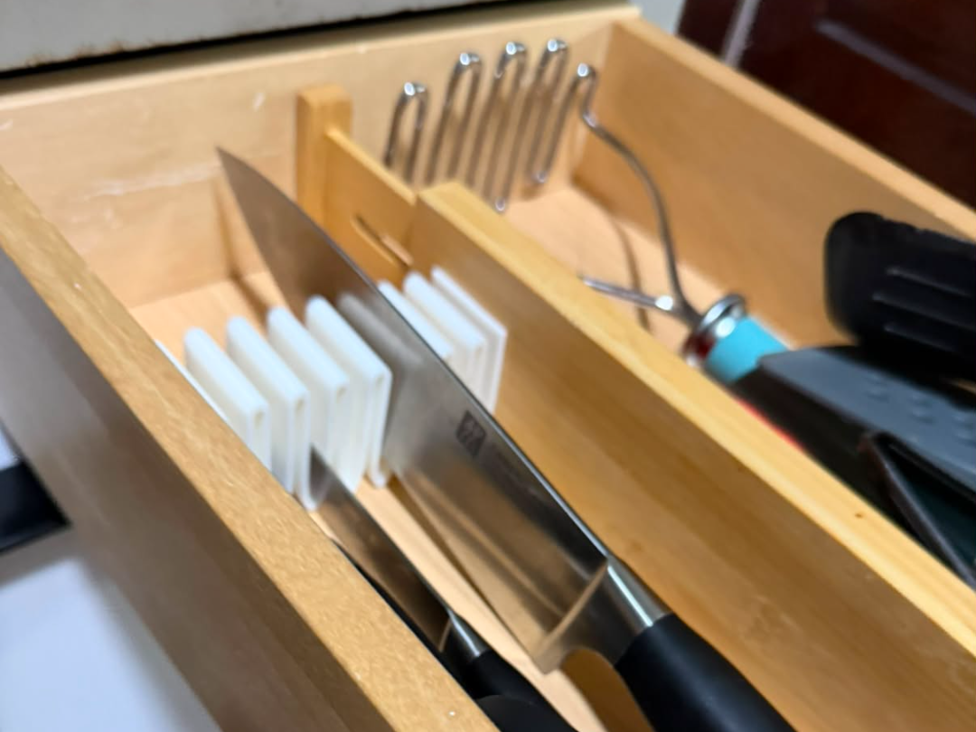 Self-Adjusting Knife & Utensil Drawer Organizer