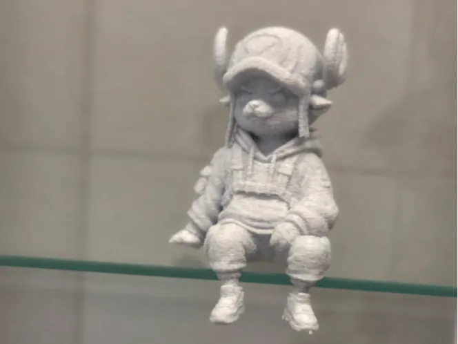 Tony Chopper sitzend One Piece Fuzzy skin