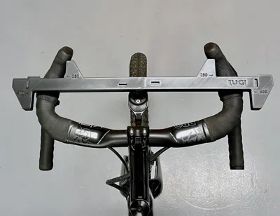 UCI handlebar minimum with measuring tool