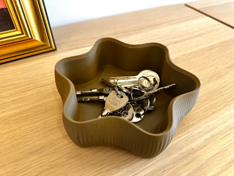 LOTUS stackable trays