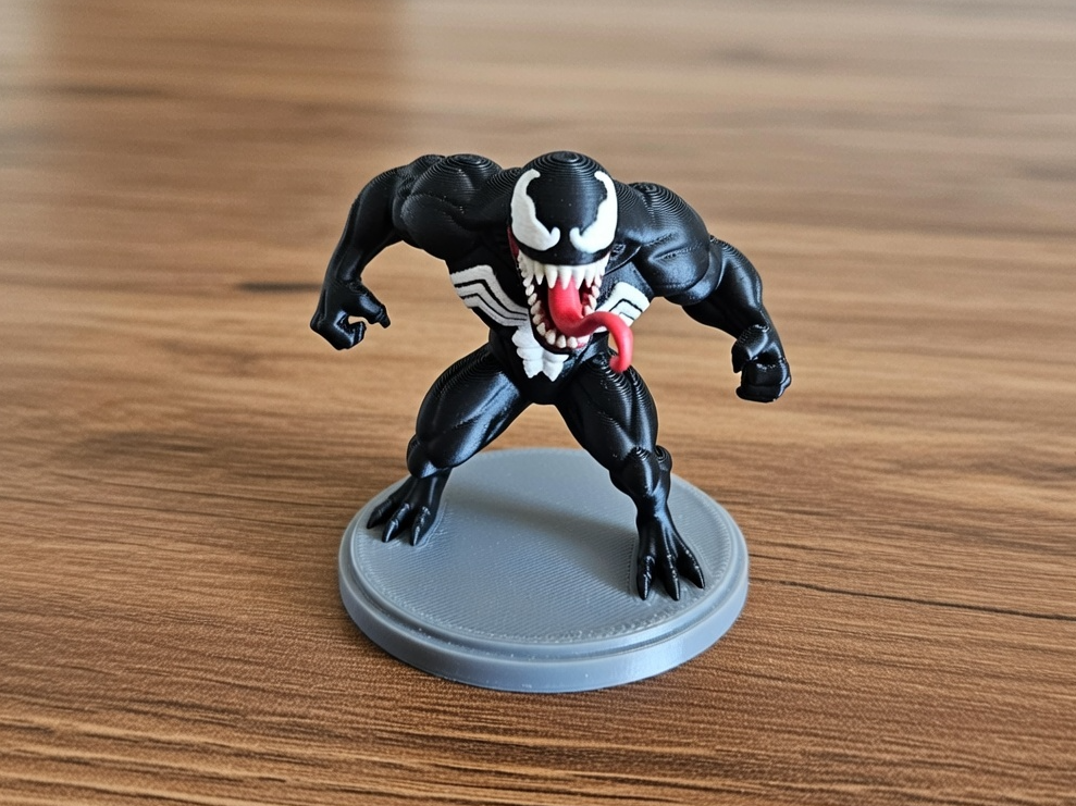 Venom Attack Sculpture
