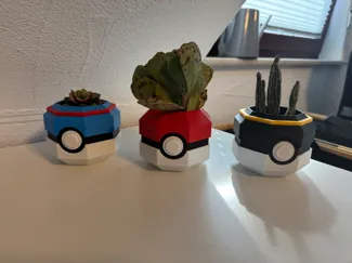 Poképlanter - Pokeball Planter - Low Poly