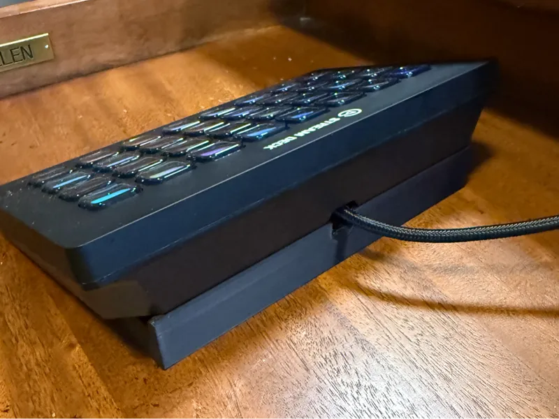 Low Profile Mount for Elgato Streamdeck XL. 