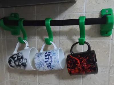 Cup hanging bar