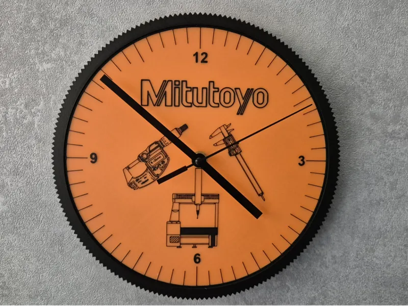 Mitutoyo Wanduhr