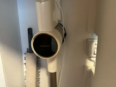 Holder for Dream R10 vacuum cleaner