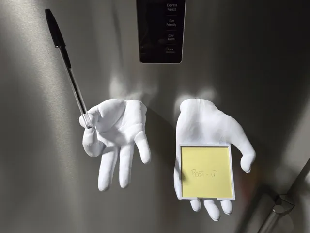 Magnetic fridge hands