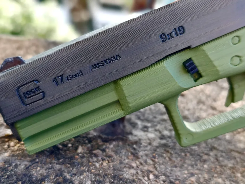 グロックGlock 17 Gen4拳銃玩具モデル（.stpソースファイル提供） 作成