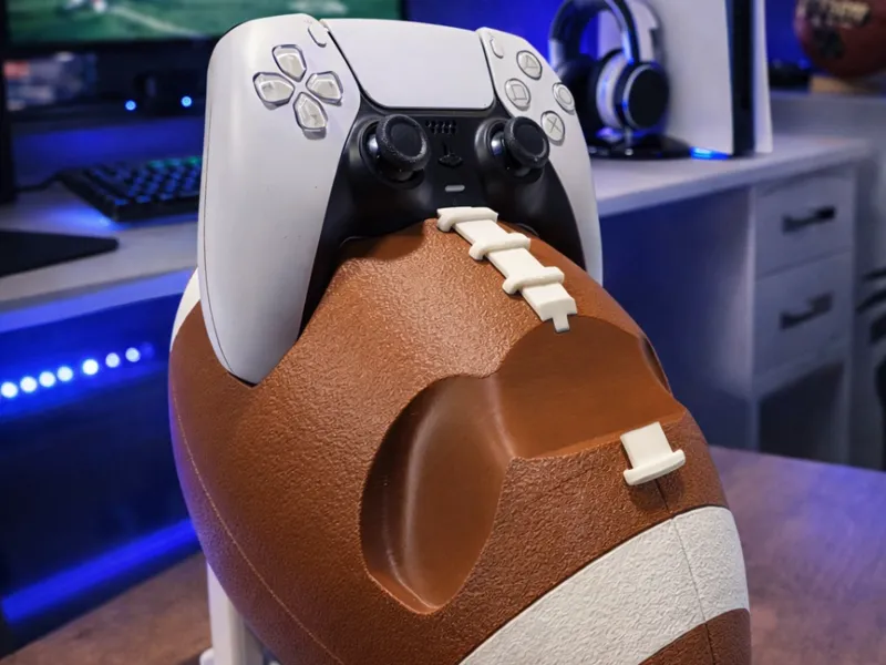 Touchdown Vault – PS5 Controller Football Stand 
