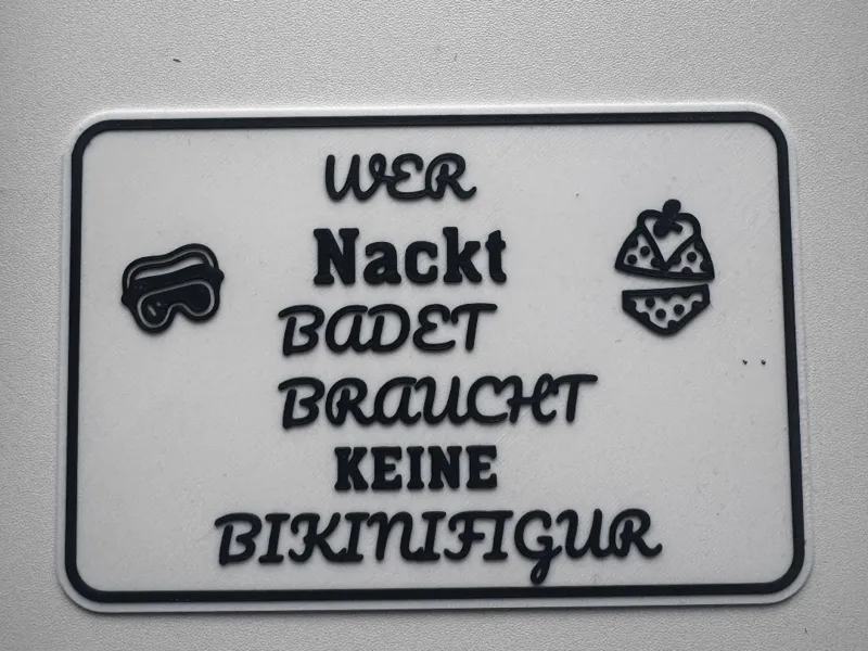 Bikinifigur Spruch Nackt am Pool 