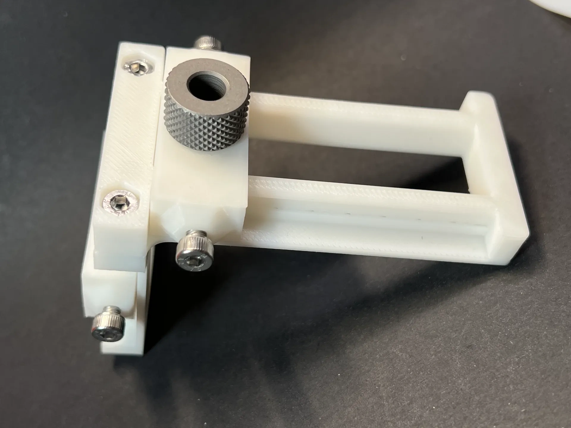 Miniatura 1 do modelo 3D 木工钻孔定位器