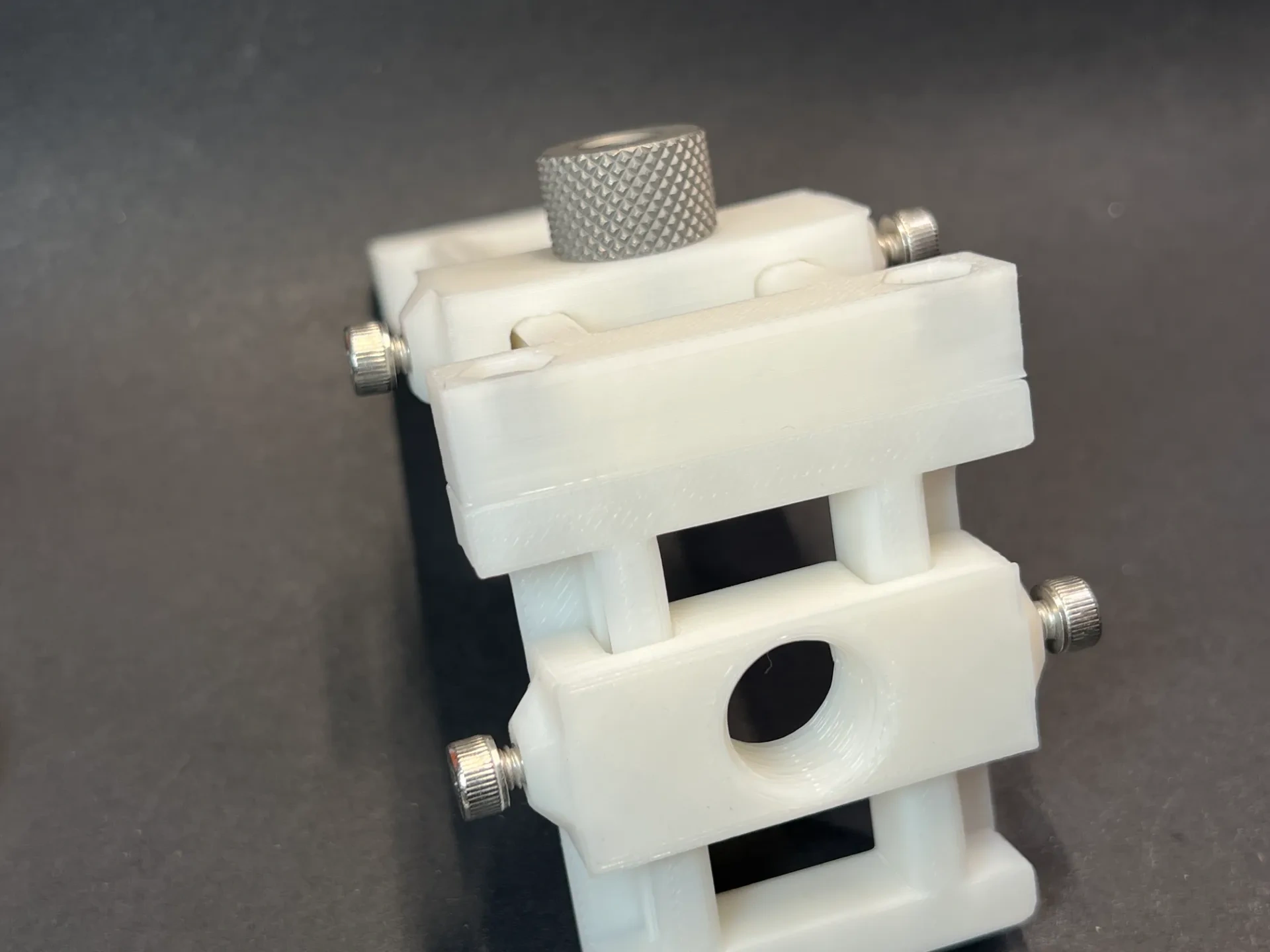 Miniatura 2 do modelo 3D 木工钻孔定位器
