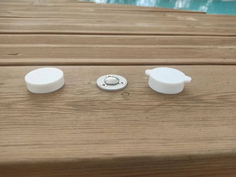 Cache pour piton à douille rétractable