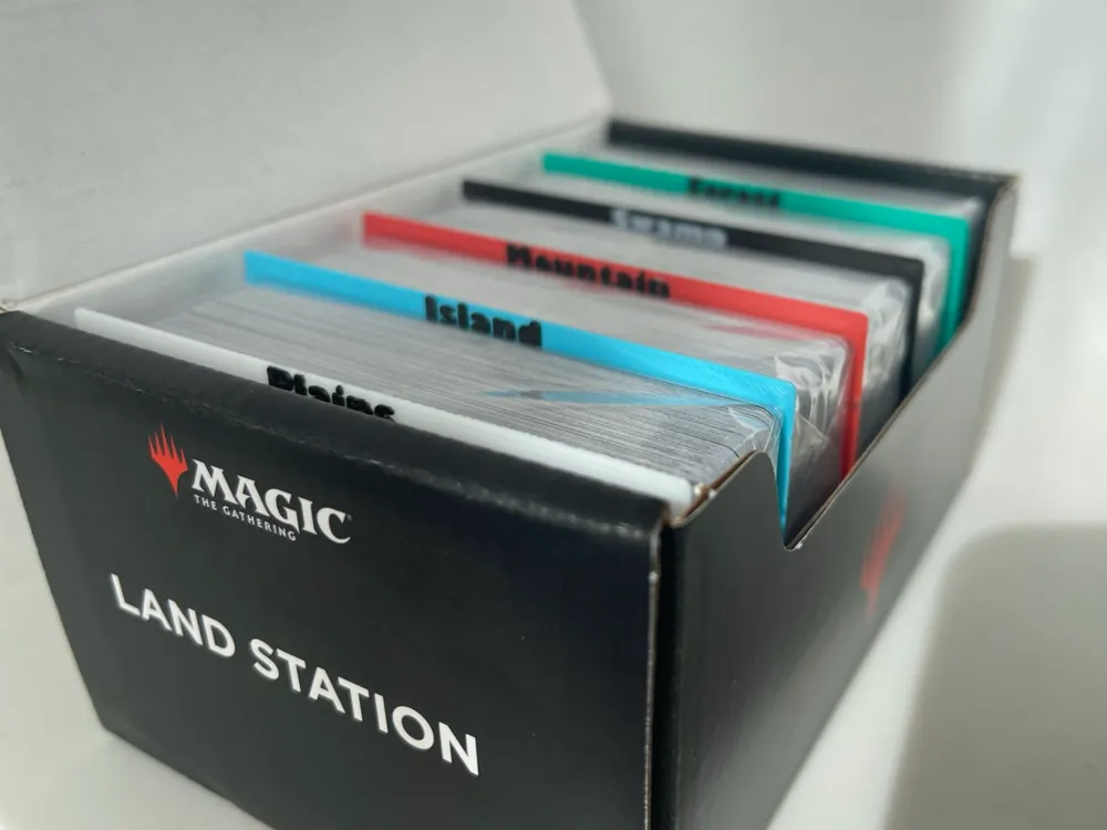 Horizontal card dividers for MTG Land Station - Free 3D Print