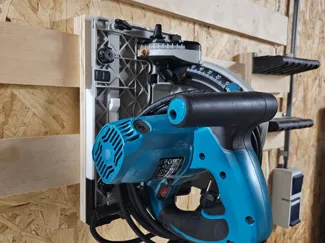 Makita SP6000J Track Saw wall mount